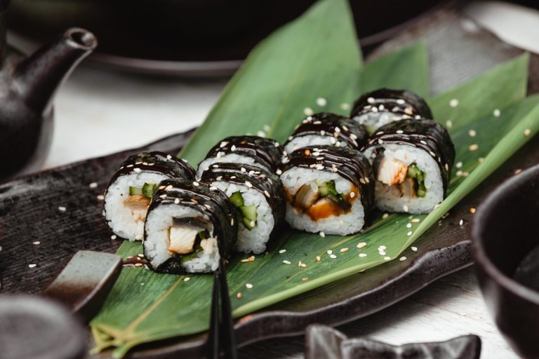 black-wrap-rice-sushi (1)